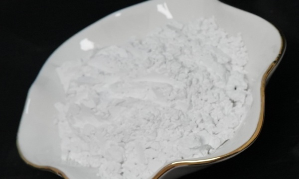白刚玉在玻璃加工中的创新应用