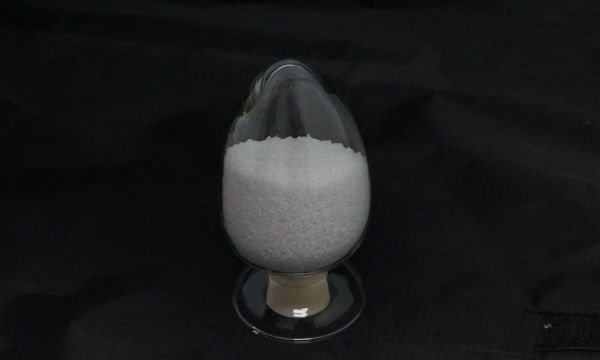 氧化锆砂在光学器件制造中的关键作用